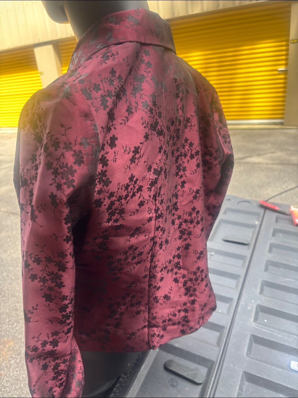Leslie Fay Burgundy and Black Floral Jacquard Blazer - Picture 5 of 8